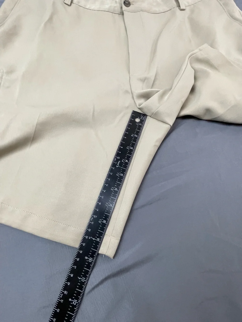 IZOD Golf Shorts‎ Mens Size 42 Beige Cargo Pockets Active Outdoor Casual